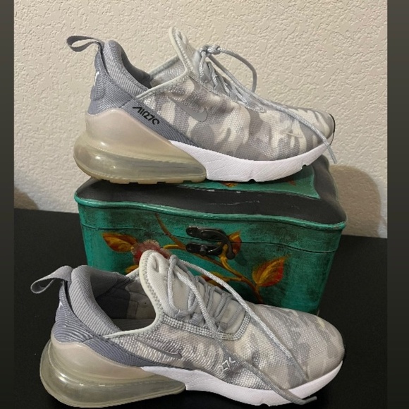 Women’s Nike Air Max 70 White Camouflage Print Size 9.5 - Picture 2 of 9